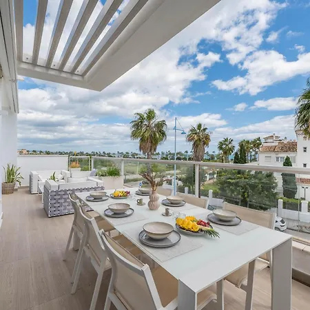 Lägenhet Newly Built 3 Bdrm Lavish Penthouse Next To Marbella