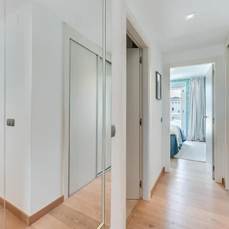 Newly Built 3 Bdrm Lavish Penthouse Next To * 马尔韦利亚